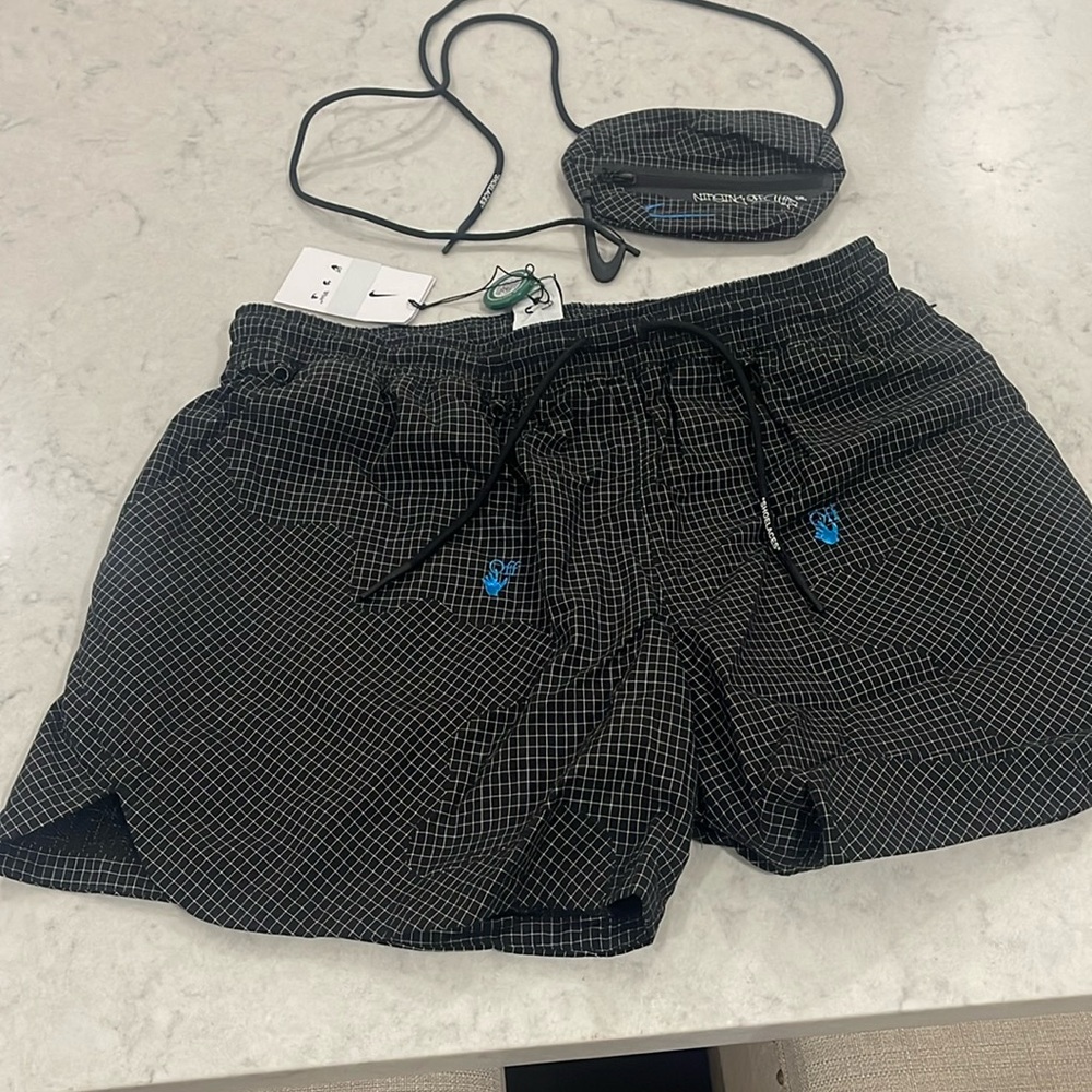 BNWT Off-white x Nike 002 black shorts size XL